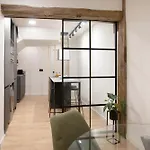 Renovated In Historic Old Town Ac ビルバオ