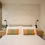 Renovated In Historic Old Town Ac アパート *