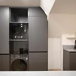 Renovated In Historic Old Town Ac アパート