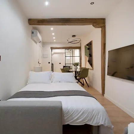 Renovated In Historic Old Town *