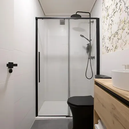 Renovated In Historic Old Town Ac Daire *